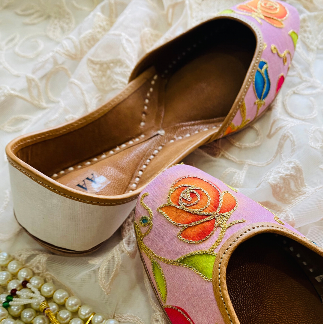 FLORAL CORSAGE JUTTIS