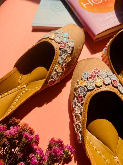 FLOWER BOMB JUTTIS