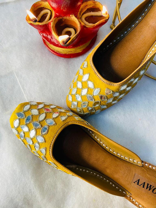 DARPAN OPEN BACK JUTTIS